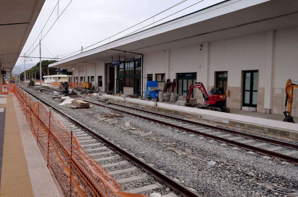 Major engineering work was underway at Milazzo. The present station only dates from 1991 when the line was realigned away from the centre of town. The old station, built in 1890, still stands but, abandoned for more than three decades, it is now in an advanced state of decay